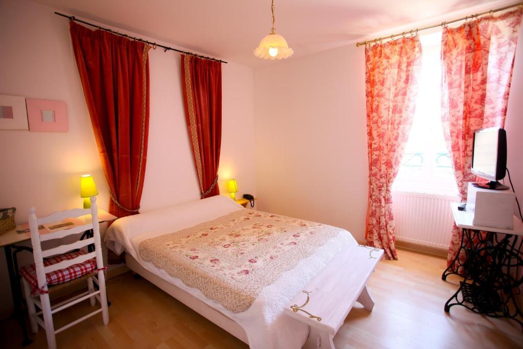 Logis Auberge La Cremaillere Villandraut Δωμάτιο φωτογραφία